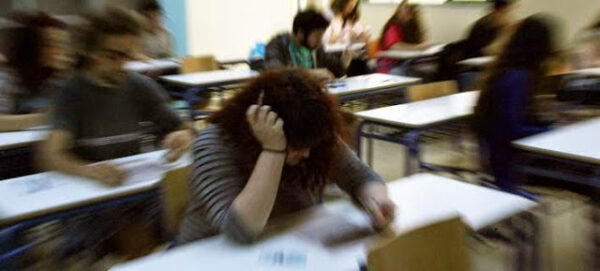 Πανελλήνιες 2015 : O αριθμός των εισακτέων σε ΑΕΙ και ΤΕΙ