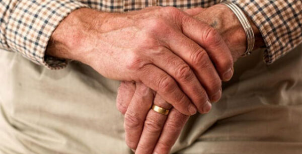 Πάρκινσον: Τα συμπτώματα που μπερδεύουν γιατρούς και ασθενείς