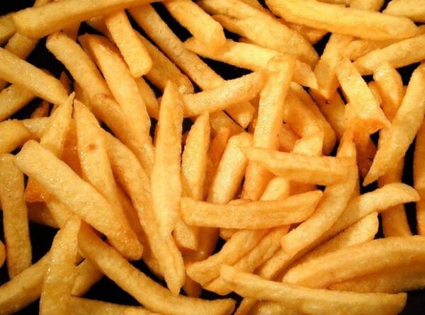 Αυτές είναι οι 10 πιο επικίνδυνες τροφές για την υγεία μας