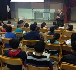 Επίσκεψη ΥΦΥΠΠΕΘ Θ Πελεγρίνη σε Διαπολιτισμικά σχολεία