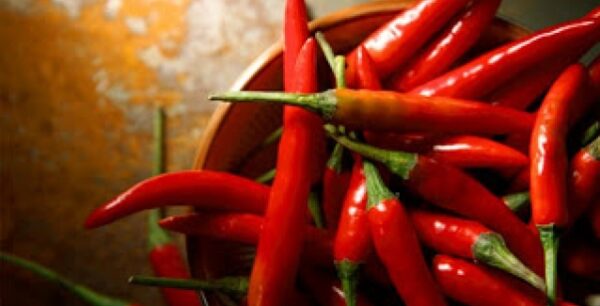 Γιατί πρέπει να αποφεύγουμε το νερό όταν τρώμε καυτερά φαγητά