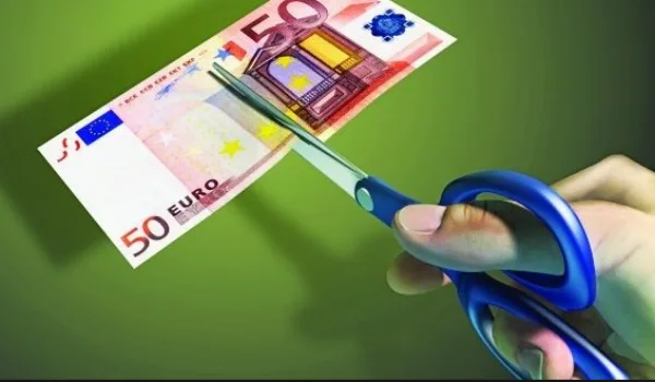 Διπλός κόφτης στις συντάξεις τραπεζοϋπαλλήλων. Χάνουν έως και 40%