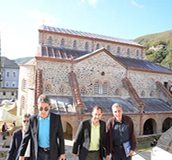 30-09-14 Συσκεψη με τη συμμετοχή του υπουργού Παιδείας και Θρησκευμάτων Α. Λοβέρδου στο Ιεροκοινοτικό Μέγαρο Καρυών