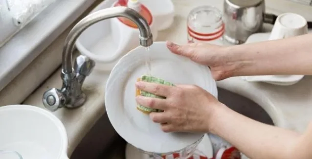 Το πλύσιμο πιάτων κάνει καλό στην υγεία!