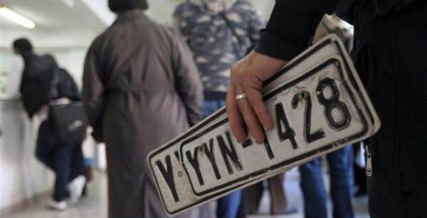 Χάος στις εφορίες: Παράταση για τα τέλη κυκλοφορίας αλλά όχι για κατάθεση πινακίδων