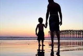 ΕΝΑ ΣΥΓΚΛΟΝΙΣΤΙΚΟ ΜΑΘΗΜΑ ΖΩΗΣ!!! Πατέρας και γιος (αξίζει να το διαβάσετε)