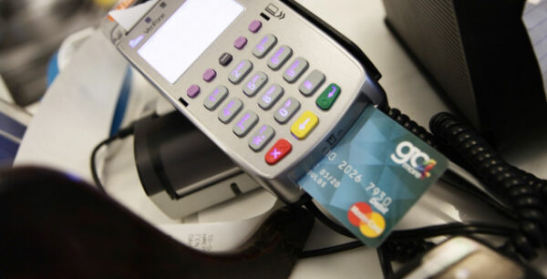 Επιστολή της ΕΣΕΕ στους εμπόρους για τις πληρωμές με κάρτες