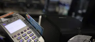 Πρόστιμο 1.000 ευρώ για επιχειρήσεις που δεν έχουν σήμανση για POS