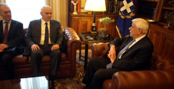 Την ελπίδα η ΕΚΤ να στηρίξει το τραπεζικό σύστημα της Ελλάδας εξέφρασε ο Παυλόπουλος