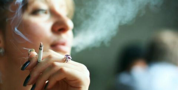 «Πρωταθλήτρια» στο παθητικό κάπνισμα η Ελλάδα: Παθητικοί καπνιστές σχεδόν τα 2/3 του πληθυσμού!