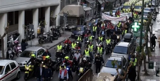 Αναστολή επίσχεσης εργασίας των εργαζομένων στο ΕΚΑΒ