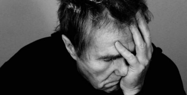 Ερευνητές τονίζουν: Αναβλητικότητα και αϋπνία πάνε πακέτο