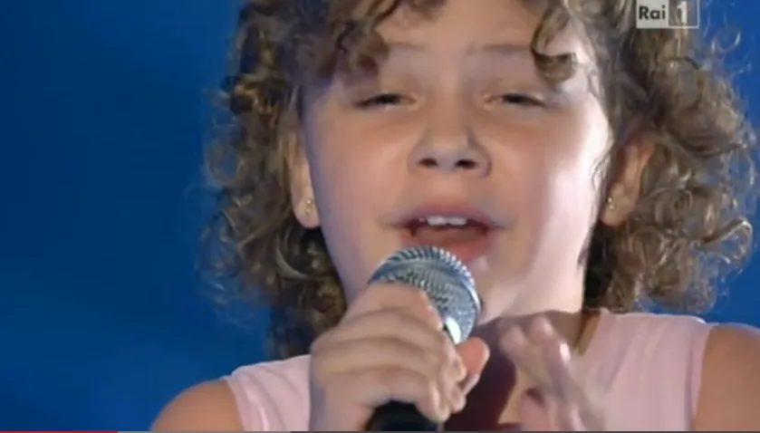 Ακούστε τη Φωνάρα…Εγγονή του Παβαρότι! [video]