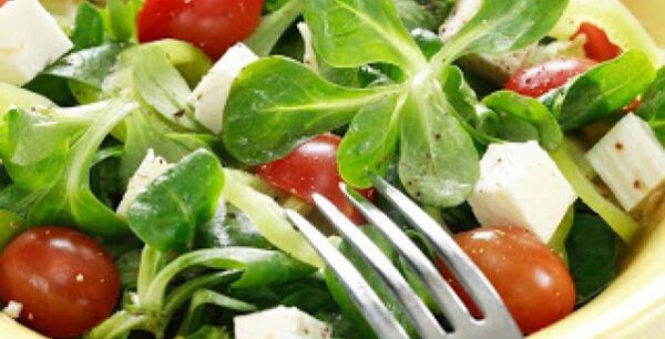 Αυτές είναι οι τροφές που πρέπει να τρώτε για να αντέξετε τη ζέστη