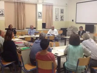 01-10-14 Αιφνιδιαστική επίσκεψη του Υπουργού Παιδείας και Θρησκευμάτων, Ανδρέα Λοβέρδου σε εσπερινό σχολείο στα Τρίκαλα