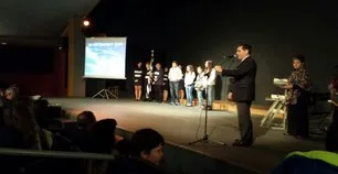 27-10-14 Ο ΥΦΥΠΑΙΘ Αλέξανδρος Δερμεντζόπουλος βράβευσε αριστούχους μαθητές