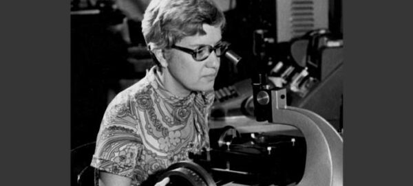 Πέθανε η αστρονόμος που έλυσε ένα από τα μεγαλύτερα μυστήρια του σύμπαντος: Την σκοτεινή ύλη