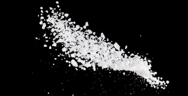 Αλάτι: 5 σημάδια που στέλνει το σώμα ότι πρέπει να το ελαττώσετε