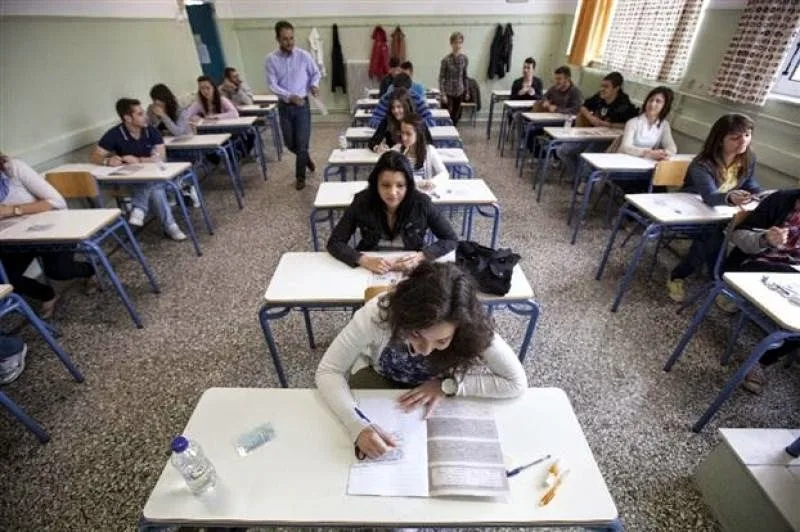 Δείτε πώς με βαθμούς 0,53 και 0 σε Αρχαία και Ιστορία μπήκε στο Πανεπιστήμιο!