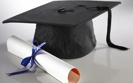 Στον πάγο το νομοσχέδιο για τα δίδακτρα στα μεταπτυχιακά