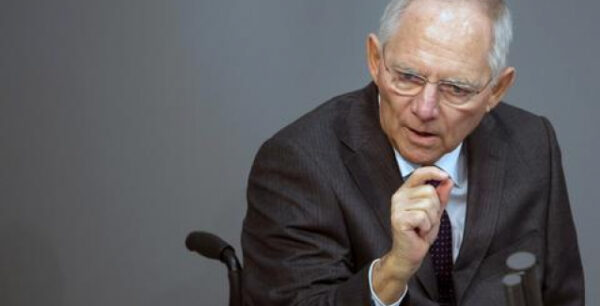 Ο Σόιμπλε απαντά στον Τραμπ για το ευρώ: Δεν έχουν καταλάβει ποιοι αποφασίζουν