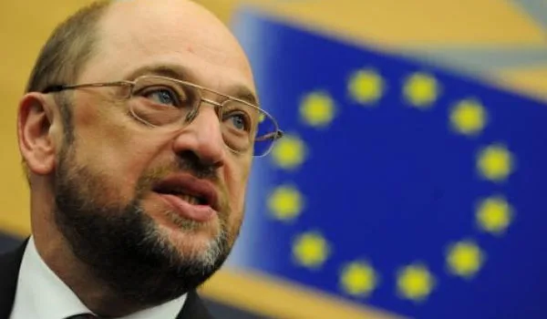 Σουλτς:  Έκπληκτος  από τις φήμες για πρωτοβουλία για το χρέος