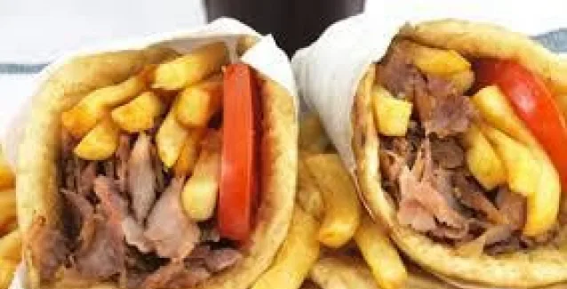 Θα πάει τ οσουβλάκι 3 ευρώ; Το υπουργείο Οικονομίας για την τιμή του χοιρινού