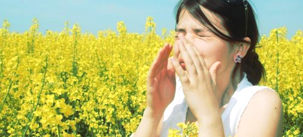 Αντιμετωπίζοντας τις αλλεργίες τις άνοιξης: Πού οφείλονται και πώς να προστατευθούμε