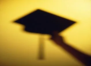 ΣΕΒ: Tριπλασιάστηκαν οι διδάκτορες – Ελάχιστοι στη βιομηχανία