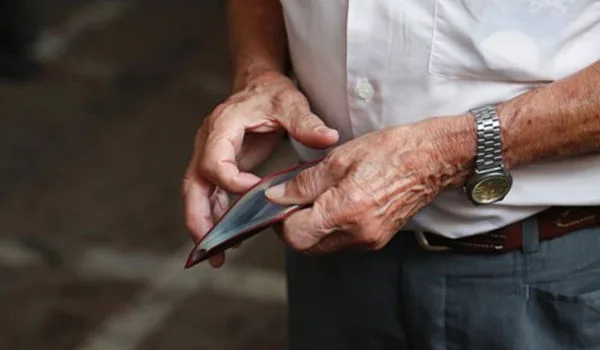 Συντάξεις χηρείας: Κατάργηση ή μειώσεις ως και 75%!