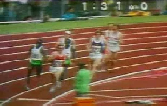 ΑΠΙΣΤΕΥΤΟ VIDEO: Μην αφήσετε από τα μάτια σας τον αθλητή με το άσπρο καπέλο… [video]