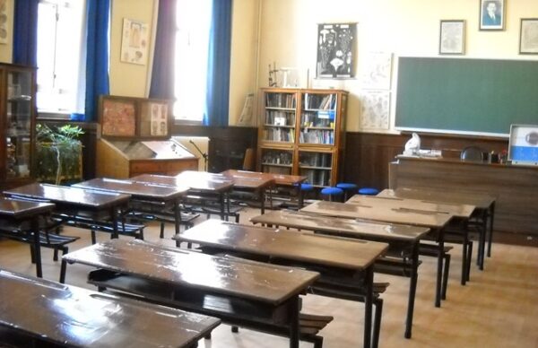 20.000 πραγματικά κενά  λόγω μαζικών συνταξιοδοτήσεων !