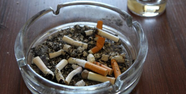 Σε ιστορικό χαμηλό οι καπνιστές στην Ελλάδα