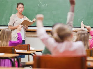 Αλλαγή προγραμμάτων σπουδών και βιβλίων στο Γυμνάσιο με πρώτα τα Θρησκευτικά και τις ξένες γλώσσες