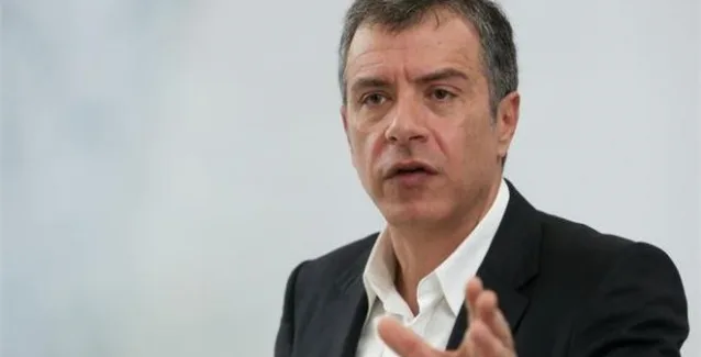 Θεοδωράκης: H χώρα στον προθάλαμο του επόμενου μνημονίου