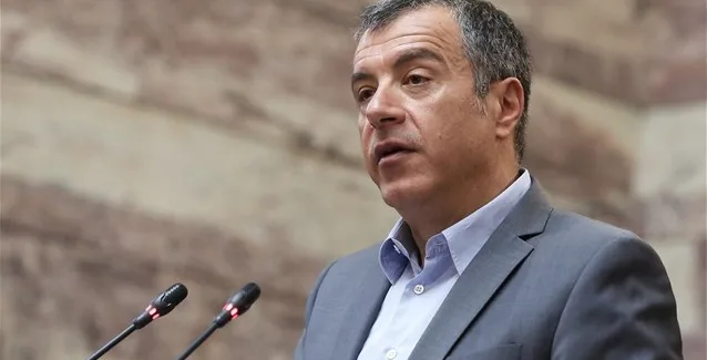 Ο Θεοδωράκης εξηγεί γιατί μπήκε στην πολιτική