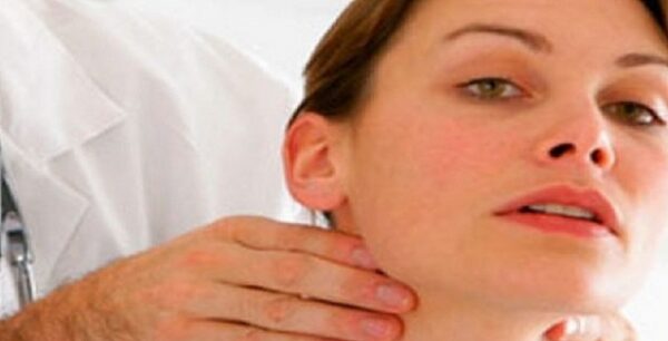 Θυρεοειδής: 4 απρόσμενα σημάδια που δείχνουν πρόβλημα