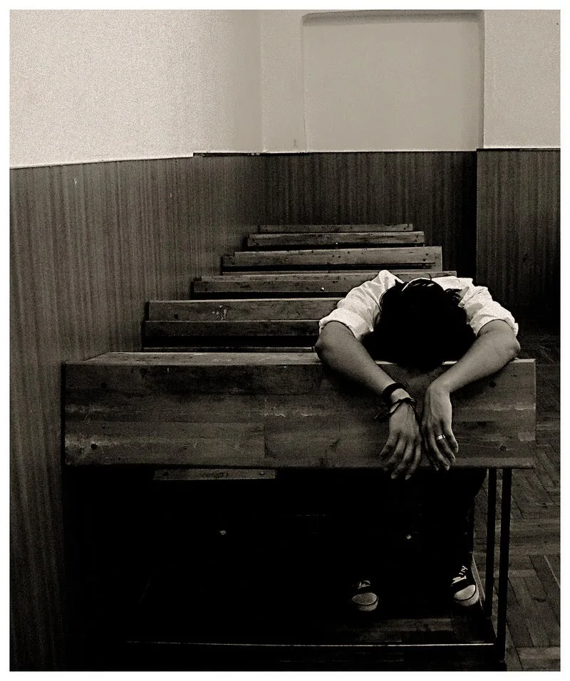 Ματωμένα θρανία…