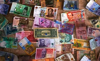 10 τρελοί τρόποι που οι άνθρωποι βγάζουν πολλά χρήματα