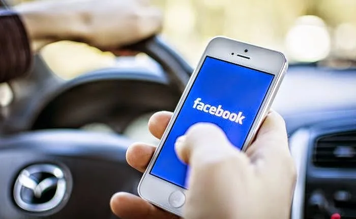 Εσείς πόσο ψηλά φτάνετε στην κλίμακα εθισμού του Facebook;