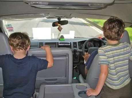 4 πράγματα που έκαναν οι γονείς μας αλλά εάν γίνονταν σήμερα θα πήγαιναν έως και φυλακή