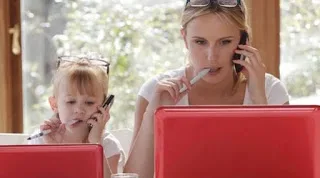 5 μύθοι για τις μητέρες που εργάζονται από το σπίτι