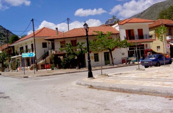 75 μαθητές από τα Τριπόταμα δεν πάνε σχολείο