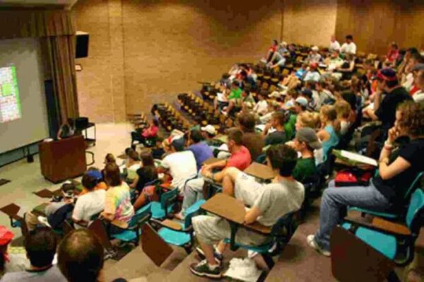 Σε μηνύσεις προχωρούν οι αιώνιοι φοιτητές