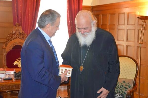 Ο Αρχιεπίσκοπος Ιερώνυμος στο πλευρό του πρώτου δωρεάν on line οικουμενικού σχολείου