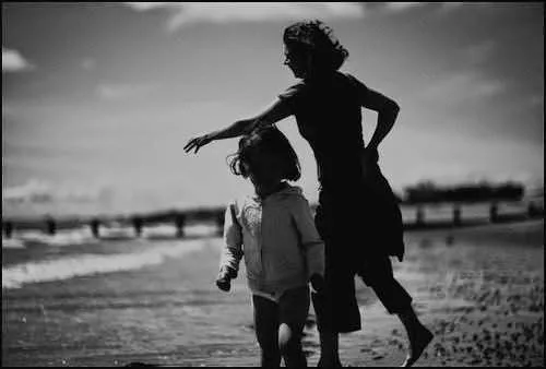 Για την ελληνίδα μάνα ούτε κουβέντα !!