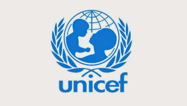 Σχεδόν ένα στα τέσσερα κορίτσια στην εφηβεία βιώνει σωματική βία