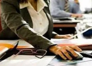 Ελεγκτές βρήκαν 960 πλαστά πιστοποιητικά δημοσίων υπαλλήλων