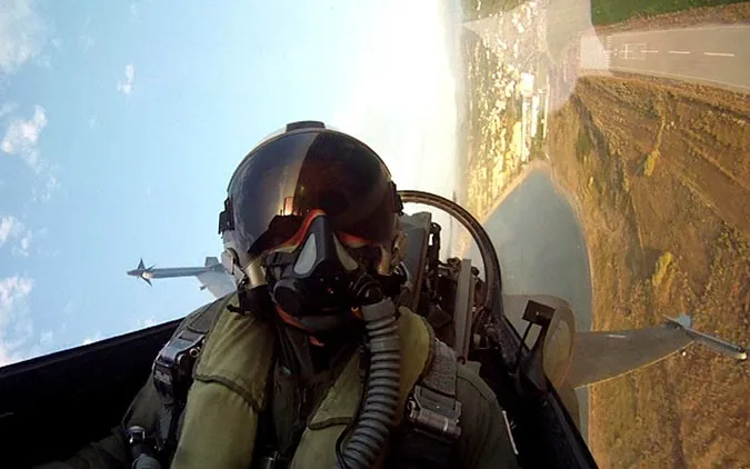 Ο πιλότος του F-16 που συγκίνησε όλη την Ελλάδα μίλησε για το μήνυμα που έστειλε στους πολίτες