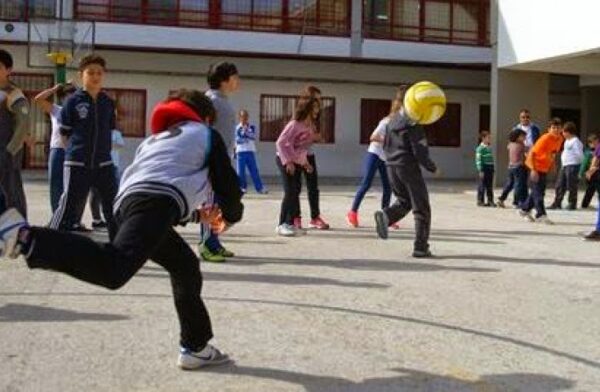 Πάτρα: Κοινωνικός αποκλεισμός λόγω φτώχειας στα σχολεία